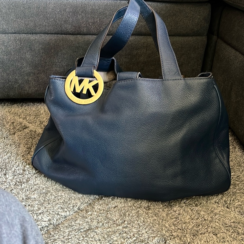 Micheal Kors leather slouchy bag